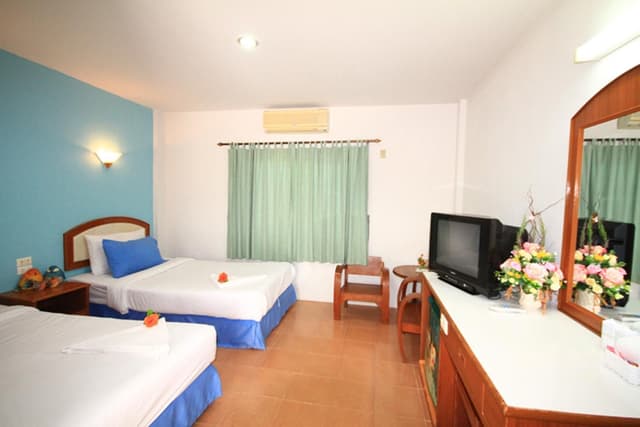 Standard Twin Room