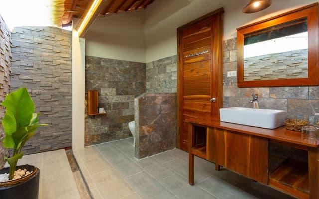 Signature Bungalow, 1 King Bed, Garden View, Garden Area