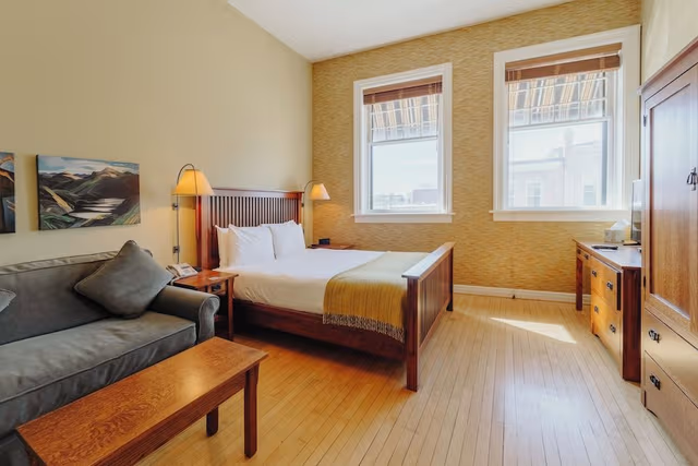 Deluxe Room, 1 Queen Bed with Sofa bed
