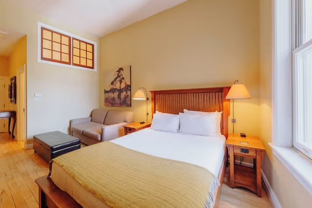 Deluxe Room, 1 Queen Bed with Sofa bed