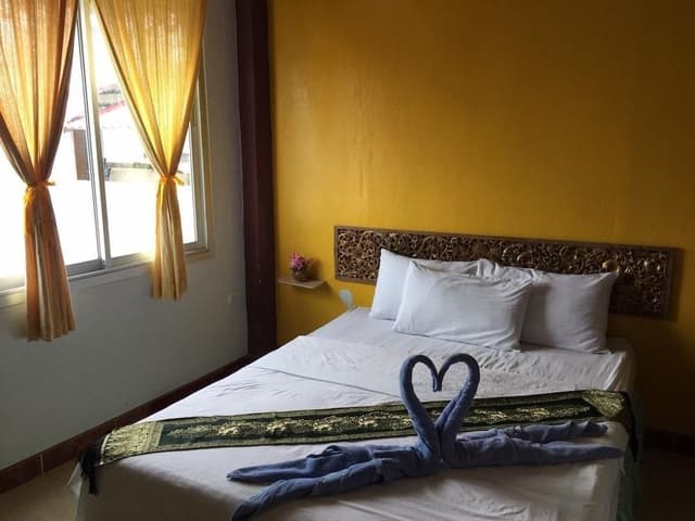 Deluxe King Bed