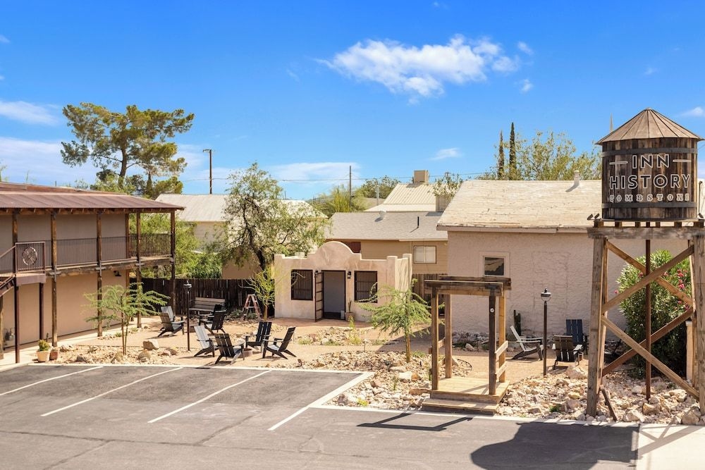 Budget Host Inn Tombstone2