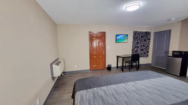 Jacuzzi Suite Single Bed (1 King)