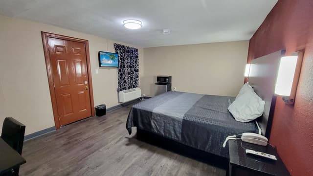 Suite Single Bed (1 King)