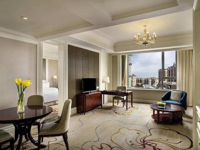 Premium Suite, 1 King Bed, Club Lounge Access (Prestige)