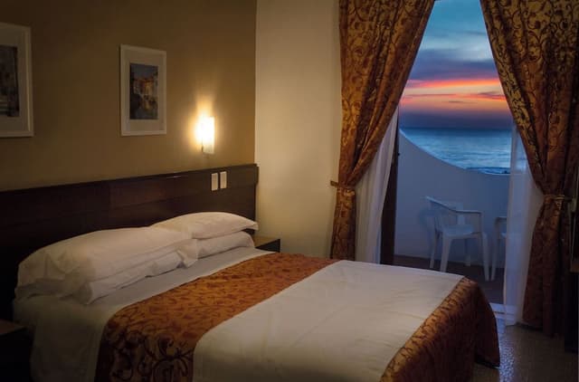 Familiare Comfort Vista Mare con Balcone
