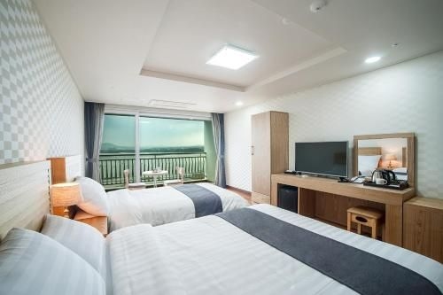 บรีซ เบย์ โฮเต็ล (Breeze Bay Hotel)4