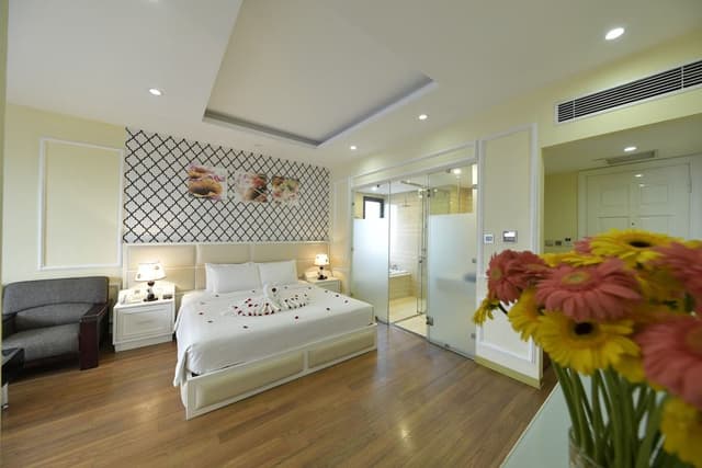 Premium Suite, 1 Bedroom, Ensuite, Partial Lake View