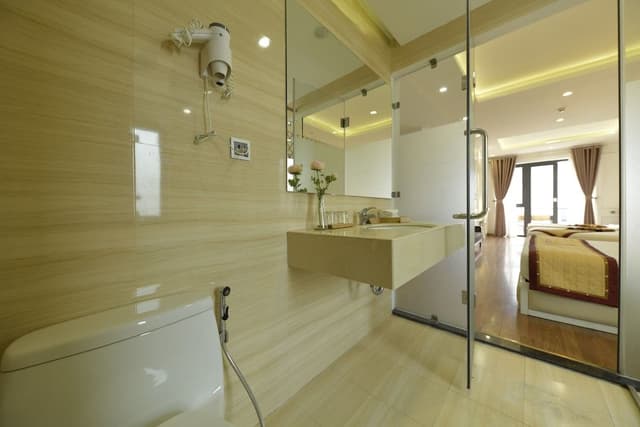 Premium Suite, 1 Bedroom, Ensuite, Partial Lake View