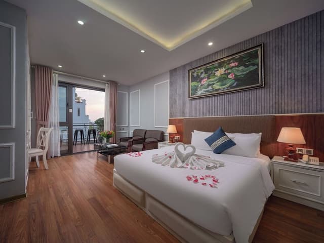 Premium Suite, 1 Bedroom, Ensuite, Partial Lake View