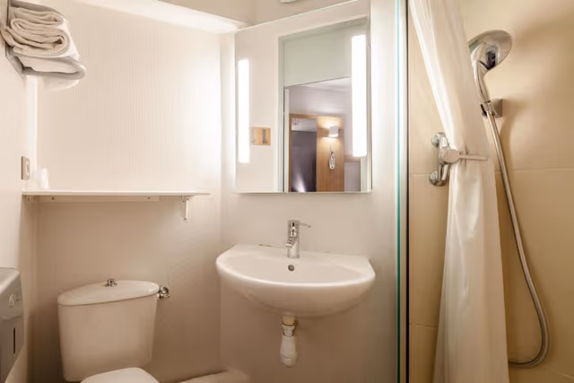 Quadruple Room - Non-Smoking - 4 beds