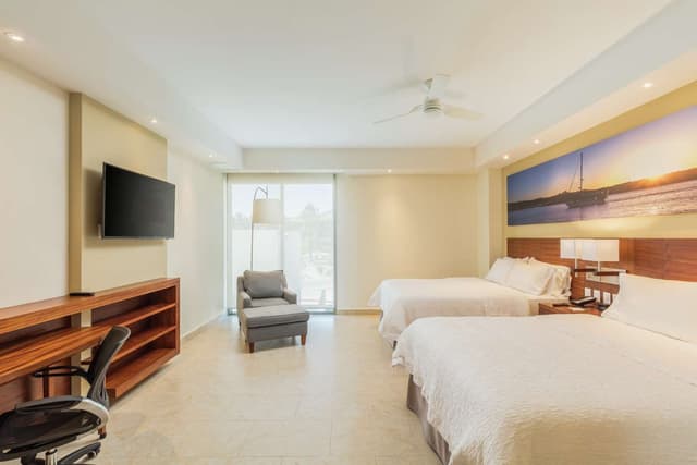 2 QUEEN BEDS STUDIO SUITE NONSMOK