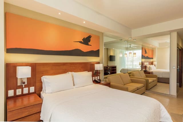 1 QUEEN BED WITH MOUNTAIN VIEW NONSMOKING