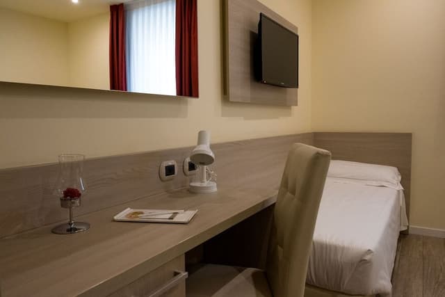Economy Triple Room