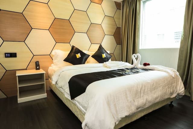 Standard Room, 1 Queen Bed