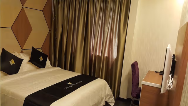 Standard Room, 1 Queen Bed