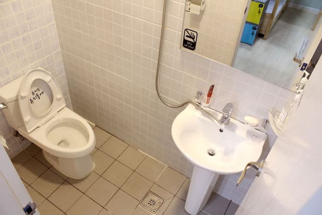 Shared Dormitory, Women only (6-person)