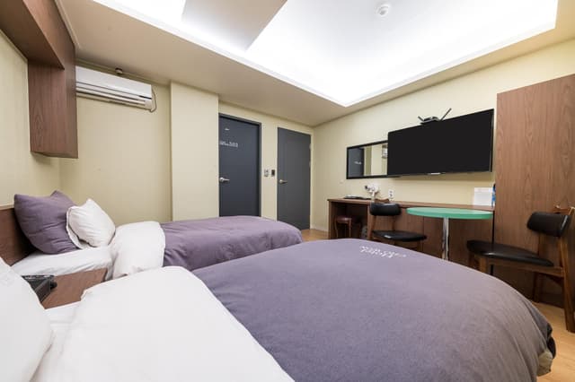 Deluxe Twin Room