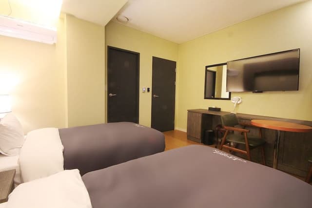 Deluxe Twin Room