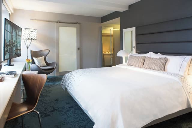 Deluxe Room, 1 King Bed