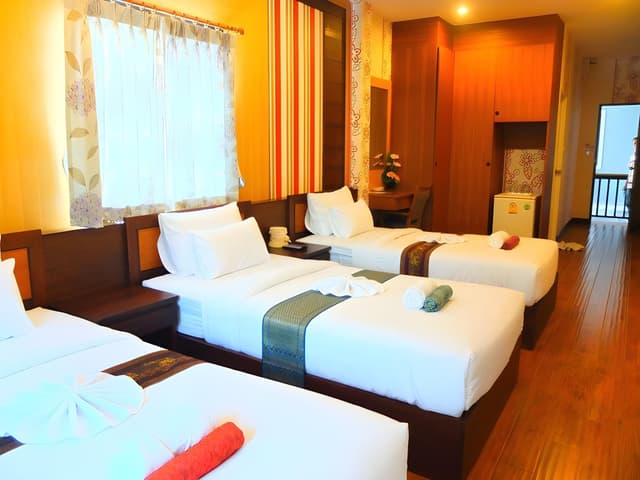 Triple - 3 Single Beds