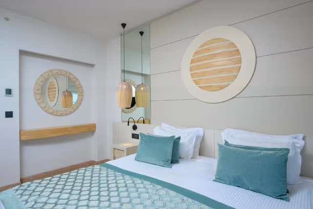 Deluxe Double or Twin Room with Sea View