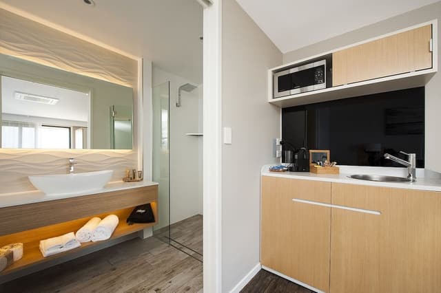 Standard Studio, 1 Queen Bed, Sea View