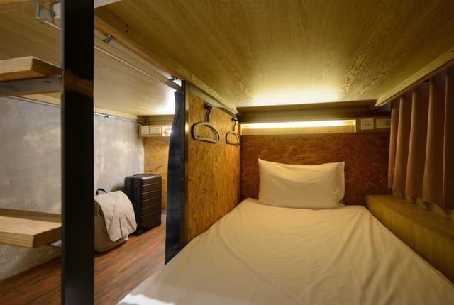 Single Bed in Mixed Dormitory