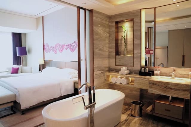 1 Bedroom Suite