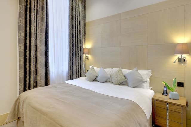 Knightsbridge Suite, Three Bedroom Apartment with Terrace