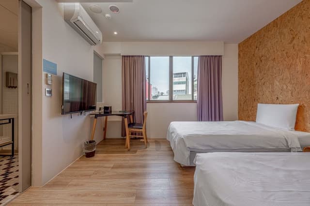 Double with Two Small Beds