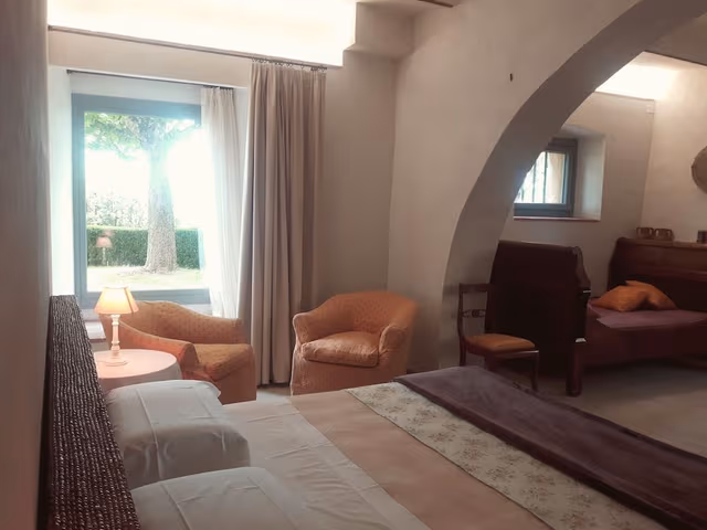Deluxe Studio