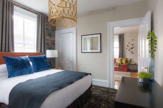 Gilded Suite (Free curated small plates breakfast included)