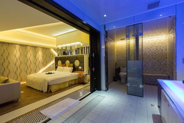 Design Double Room (Run of house, without massage chair)