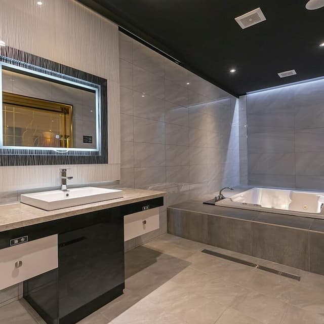 Design Double Room (Run of house, with massage chair)