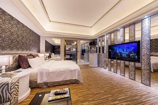 Luxury Suite