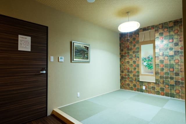 Japanese-Style Family Room with Bed with Shared Bathroom