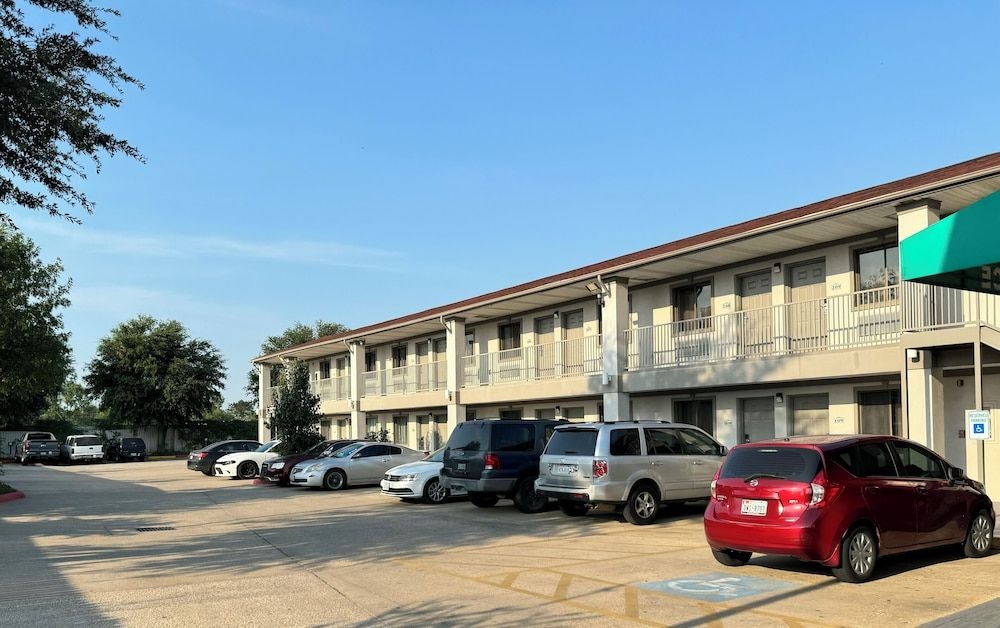 Luxury Inn3