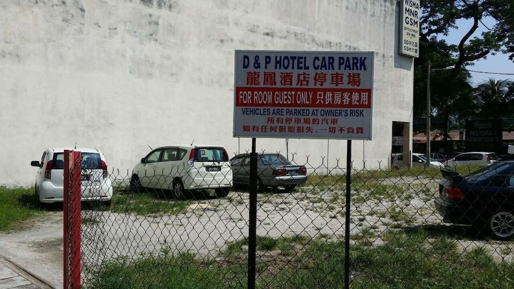 Dragon & Phoenix Hotel0