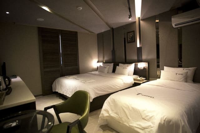 Deluxe Twin Room