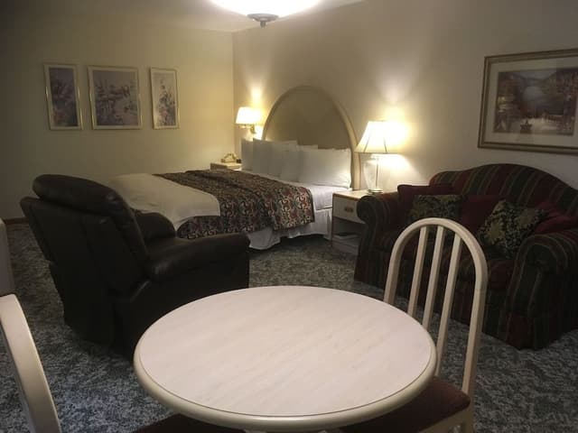 Suite, 1 King Bed