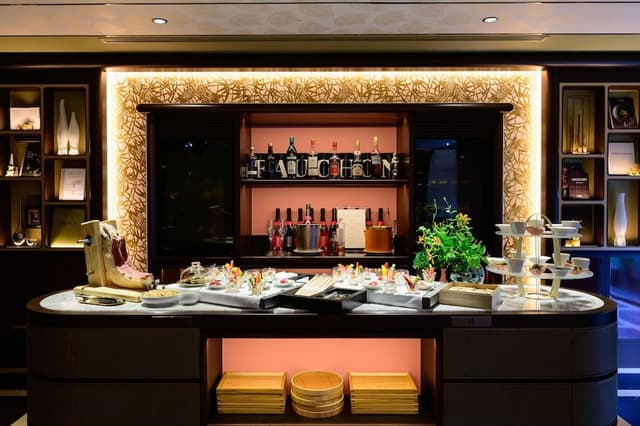 Fauchon Suite King Heritage View(Lounge Access)