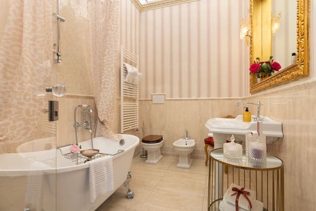 Suite (Imperial)