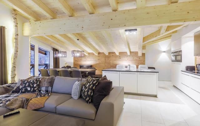 Four-Bedroom Penthouse Apartment