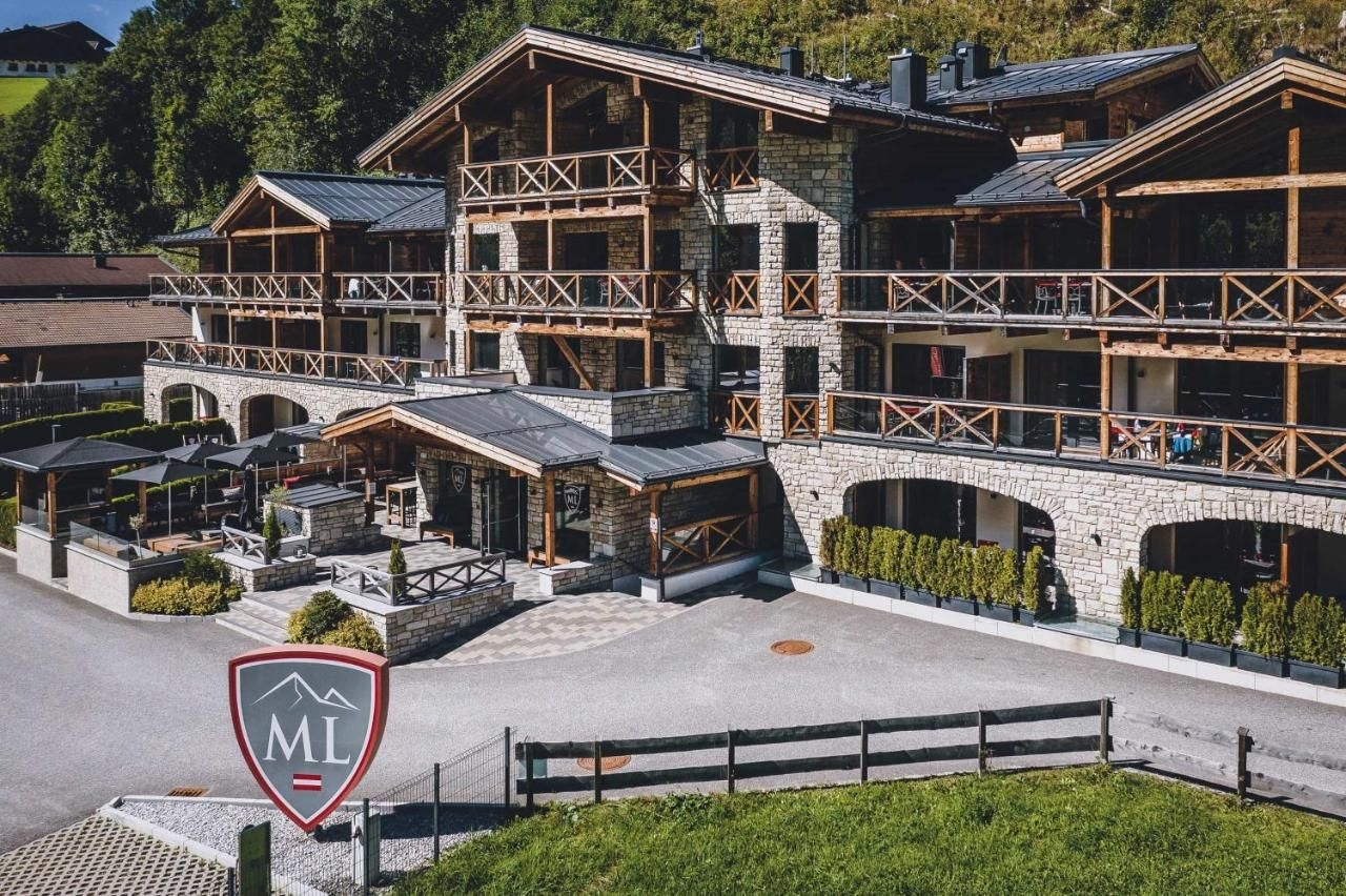 Avenida Mountain Lodges Saalbach by Alpin Rentals0