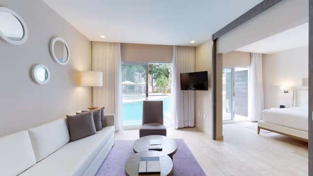Suite with Pool View