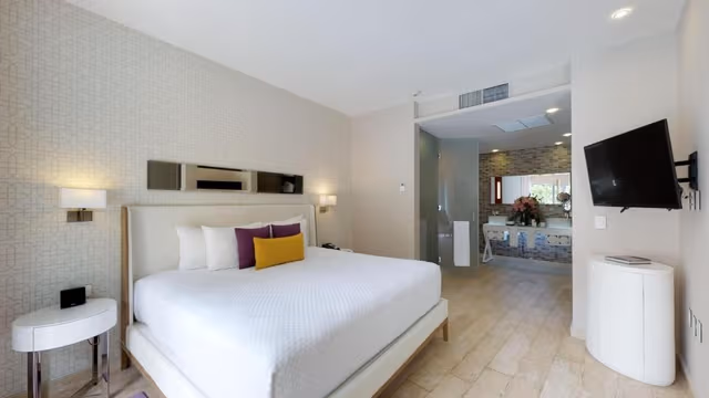 Suite with Pool View