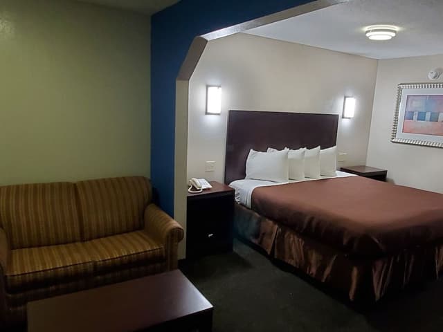 Standard Room, 1 King Bed, Smoking