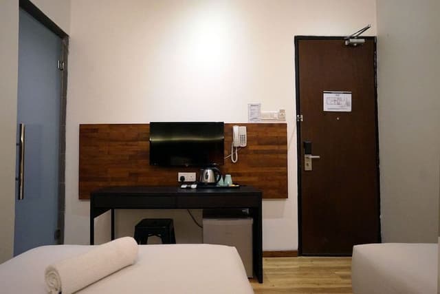 Standard Twin Room, No Windows