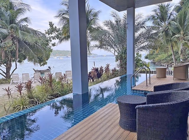 Luxury Room, Beachfront (1st Floor)